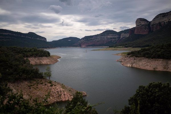 Los embalses están al 77,5% con 43.412 hm3, con nueve cuencas por encima del 80% y cuatro del 90%