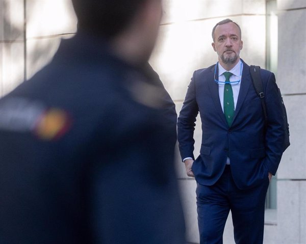 Detenidos el ex 'número dos' de Interior Francisco Martínez y el hacker 'Alcasec' en una operación de la AN