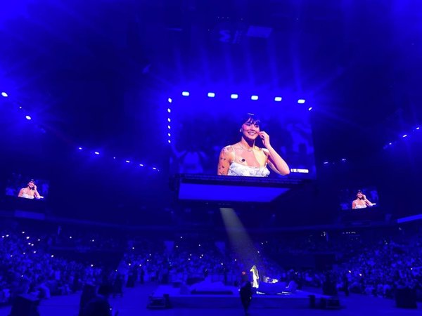Aitana transforma el Movistar Arena en su 'Cuarto azul' para presentar un disco 