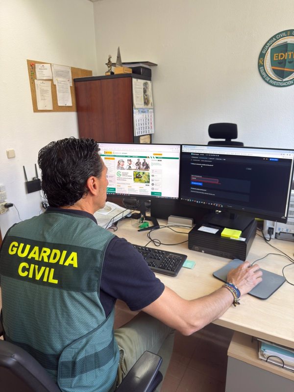 Investigados en Navarra un hombre y una mujer por apropiarse de más de 100.000 euros de una anciana de 98 años