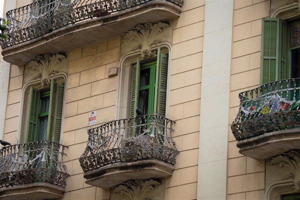 Los economistas descartan que gravar más la vivienda vacía provoque que se ponga en alquiler