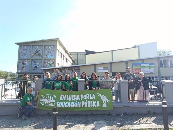 El 52,3% de los docentes ha secundado la huelga en la pública de Cantabria, según la Junta de Personal