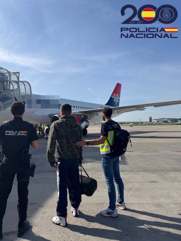 Expulsados cuatro extranjeros multirreincidentes condenados por tráfico de drogas en Girona