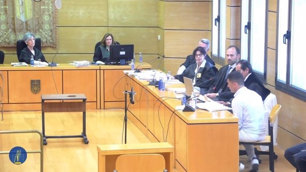 Forenses descartan que la víctima de Piedrabuena (Ciudad Real) se clavara el cuchillo sola como mantiene su pareja