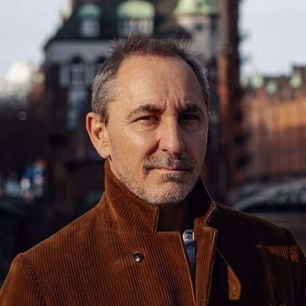 Accenture nombrará a David Droga como vicepresidente y Ndidi Oteh tomará las riendas de Accenture Song