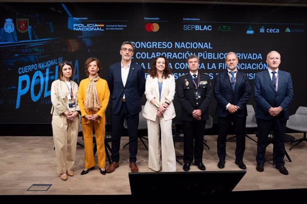 La Policía fija la colaboración público-privada como base para luchar contra la financiación de terrorismo y radicalismo