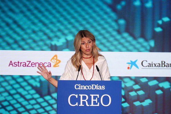 Díaz hace un guiño a la CEOE al plantear medidas contra el absentismo 