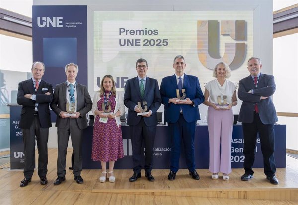 UNE entrega los Premios de Normalización 2025, que reconocen las contribución a la estandarización