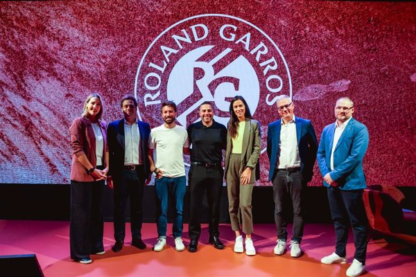 Haier y Ana Ivanovic dejan su 'huella' en el Roland Garros que homenajea a Nadal