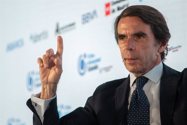 Aznar asegura que España está