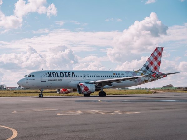 Volotea comienza a operar este sábado una nueva ruta que conecta Alicante y Burdeos con dos vuelos semanales