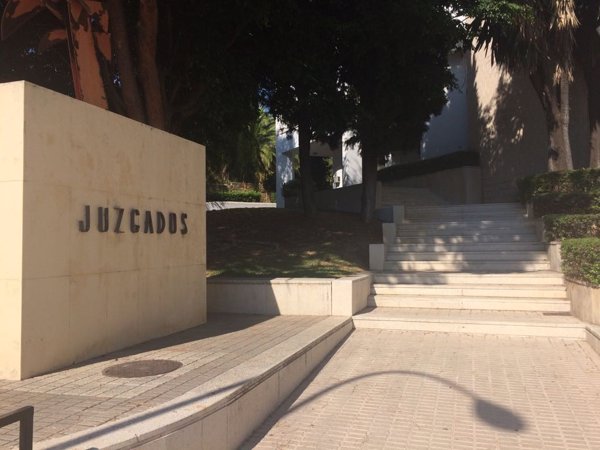 En libertad dos jóvenes que siguen investigados por agresión sexual a un mujer en Marbella (Málaga)