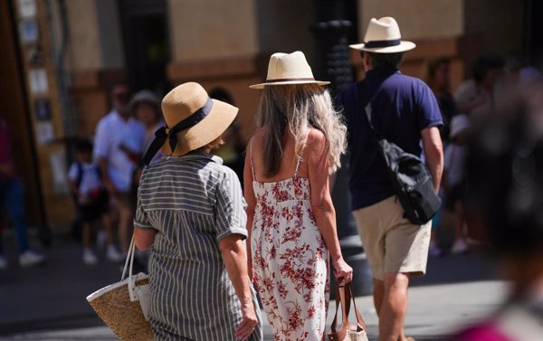 Destinia alerta de una caída del 17% en la demanda nacional para este verano por la subida de precios