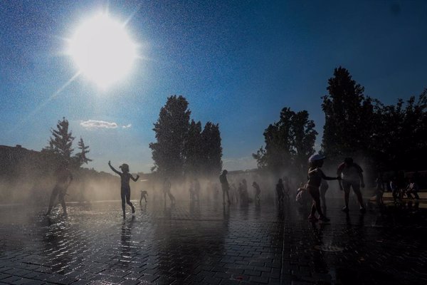 El calor intenso en España deja varios récords de temperatura para mayo: 39ºC en Badajoz y 24,4ºC de mínima en Cádiz