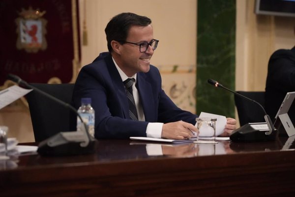 Gallardo renuncia como presidente de Diputación de Badajoz, con 