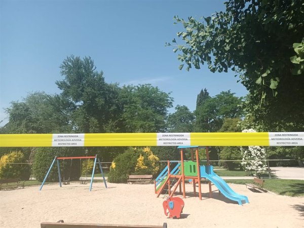 El Retiro y otros ocho parques de Madrid serán cerrados desde las 18 horas por viento y temperaturas de hasta 35º