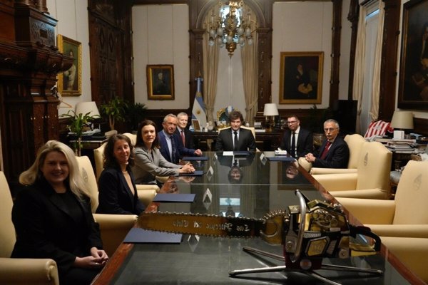 Estados Unidos y Argentina anuncian su retirada de la OMS y convocan a otros países a su nueva alianza sanitaria global