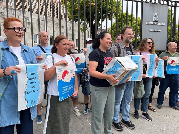 Entregan más de 1.400 solicitudes para archivar el expediente de aguas de Altri por