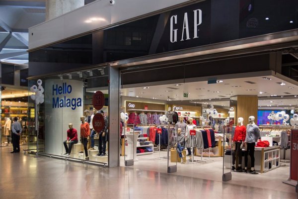 Las acciones de Gap se hunden hasta un 21% en Wall Street ante el impacto estimado de los aranceles