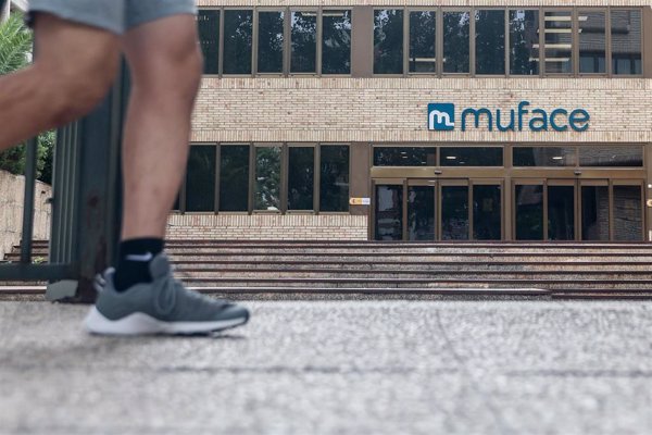HM Hospitales y Adeslas firman un acuerdo para la atención sanitaria a los pacientes de Muface hasta 2027