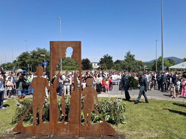 Sarriguren (Navarra) homenajea a David Pérez Carracedo, guardia civil fallecido arrollado por una narcolancha en Barbate