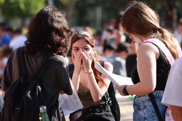 La nueva Selectividad arranca este martes en toda España menos en Canarias, que empieza el día 4, y Cataluña, el 11
