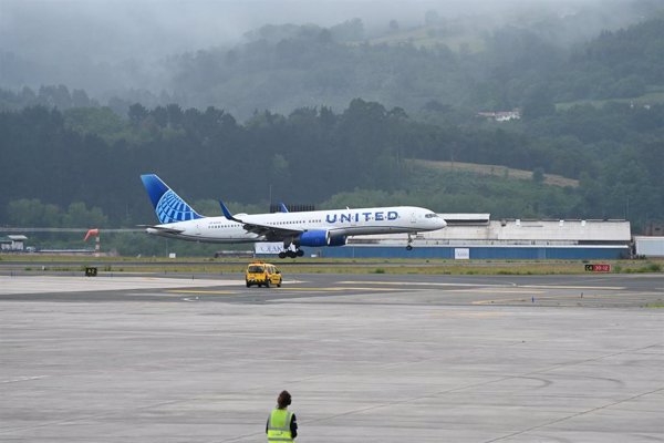United Airlines, satisfecho con la ocupación del primer vuelo Bilbao-Nueva York, 