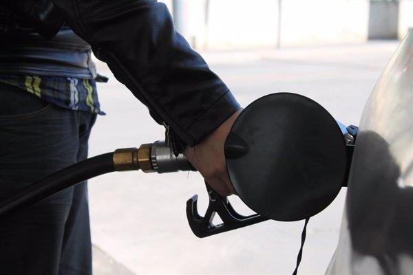 El consumo de combustibles de automoción repunta un 1,5% en abril