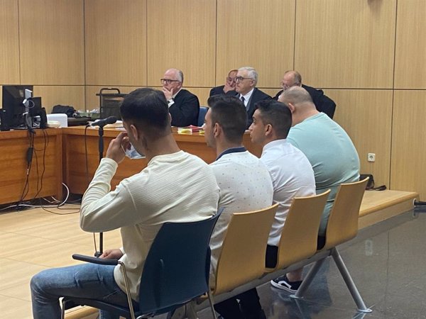 Acusados de la 'manada' de Vall d'Albaida (Valencia) niegan agresión: dos dicen que estaban ebrios y la menor