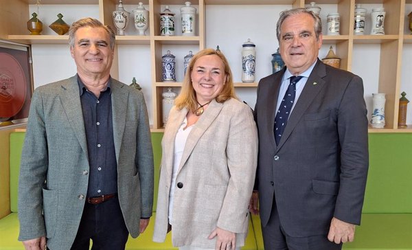 La farmacia comunitaria destaca su papel en la prevención y detección de patologías del oído
