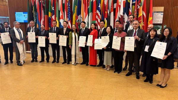 Costa Quebrada (Cantabria) recibe en París el Certificado como Geoparque Mundial de la UNESCO