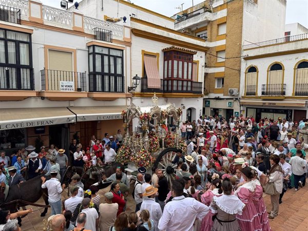 Las hermandades de Ayamonte e Isla Cristina (Huelva) caminan desde este lunes hacia El Rocío