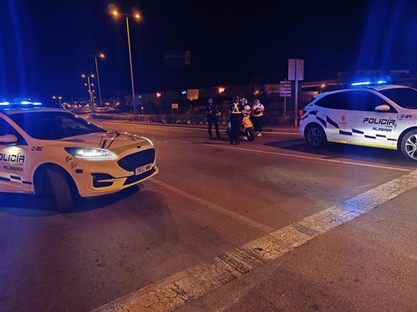 Diez denuncias y cuatro vehículos retirados en una cita motera frustrada con 200 participantes en Almería