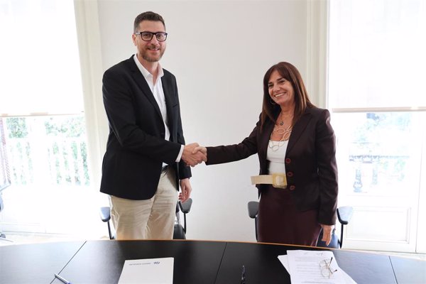 Familias de alumnos de Baleares rechazan el acuerdo de PP y Vox y les acusan de usar educación como 