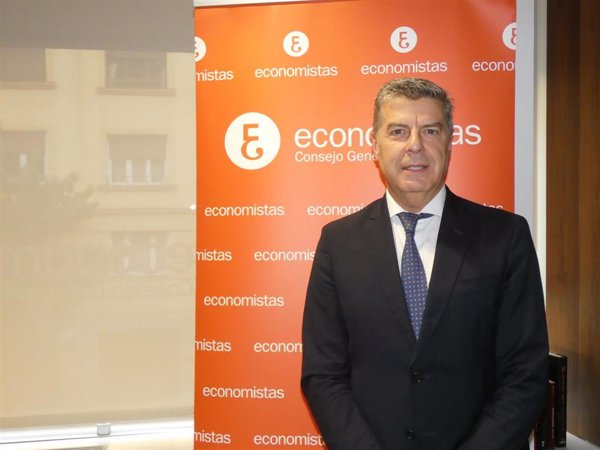 Miguel Ángel Vázquez, nuevo presidente del Consejo General de Economistas en sustitución de Valentín Pich