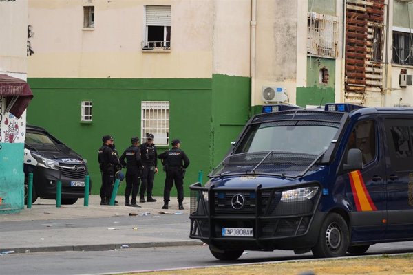 Investigan la muerte a puñaladas de un varón en las Tres Mil Viviendas durante la madrugada