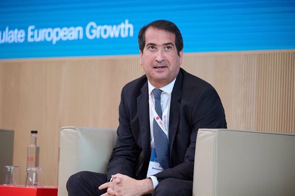 BBVA defiende que la unión con Sabadell sería