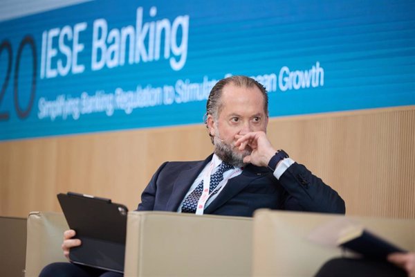 Escotet (Abanca) pide 