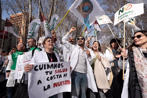 El Foro de la Profesión Médica apoya la huelga del 13 de junio contra el Estatuto Marco propuesto por Sanidad