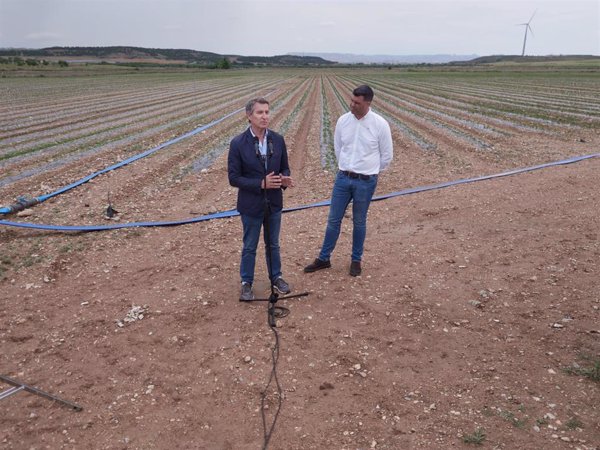 Feijóo critica que Sánchez lleve un mes