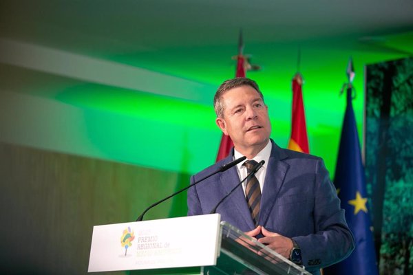 Page aboga por adelantar las generales para que que la política nacional no vuelva a 