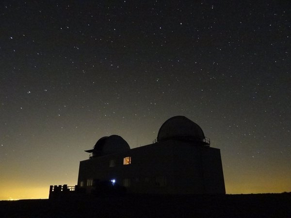Un planeta gigante hallado alrededor de una estrella diminuta cuestiona las teorías de la formación planetaria