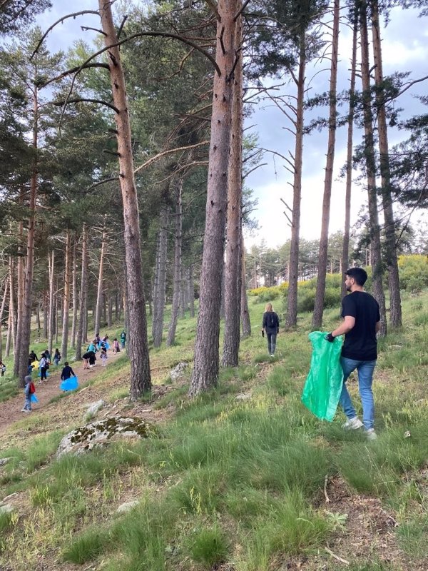 Paradores se suma a la campaña '1m2 contra la basuraleza' con 12 puntos de recogida en España