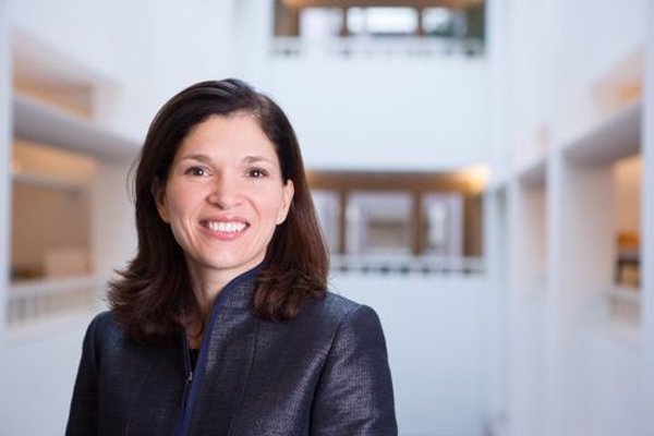 El Banco Interamericano de Desarrollo (BID) nombra a Laura Alfaro economista jefe y consejera económica