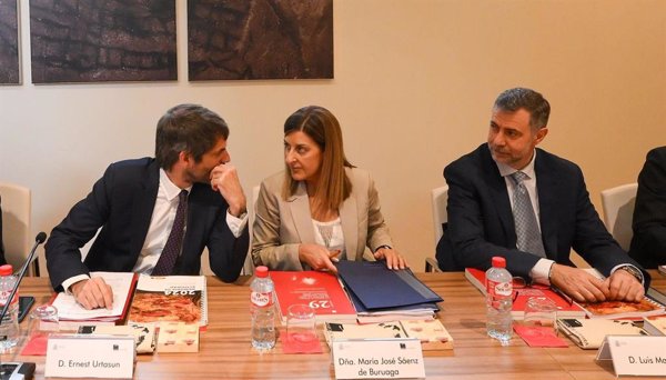 La presidenta cántabra tacha de 