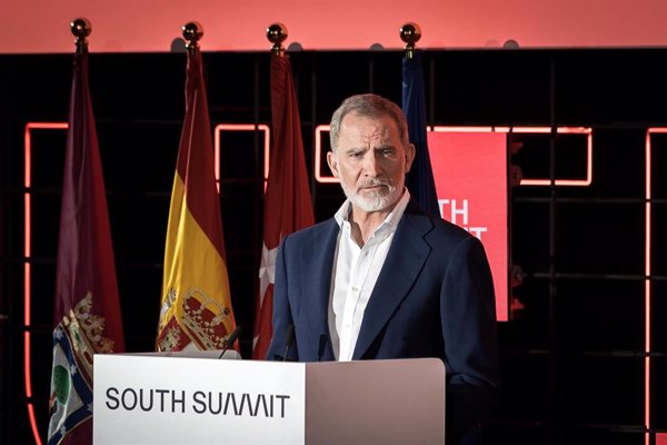 El Rey anima a impulsar iniciativas para un