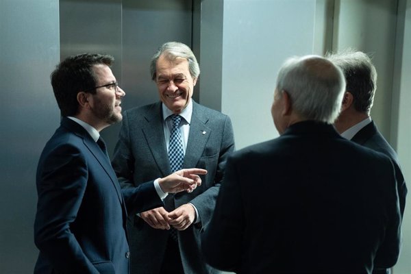 Tres expresidentes y cinco exconsellers de Economía catalanes y valencianos rechazan la OPA al Sabadell
