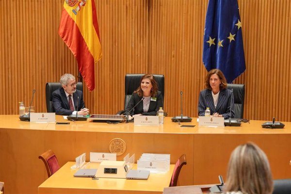 La AEB, sobre el impuesto a la banca: 