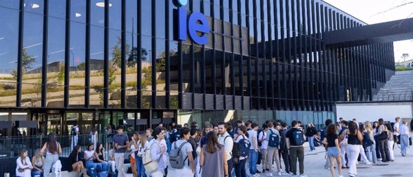 El impacto económico de IE University superó los 450 millones entre 2023 y 2024, según PwC