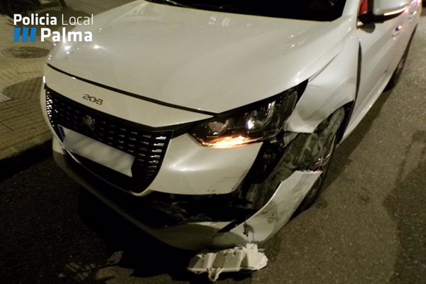Detenido un conductor ebrio con el carnet retirado tras provocar un accidente en Palma